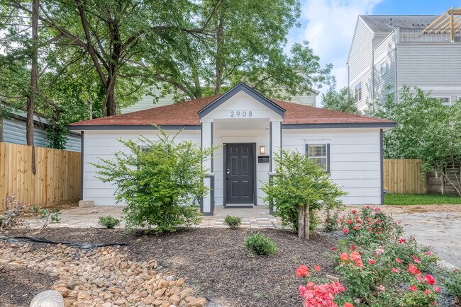 Front View - 2908 Baer St