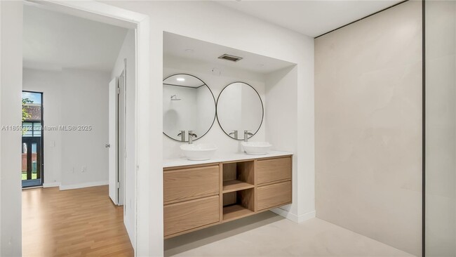 Building Photo - 7123 SW 115th Pl