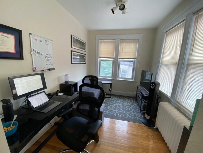Building Photo - 77 Parkman St