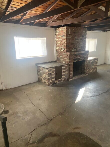 Building Photo - 309 Griffiths St