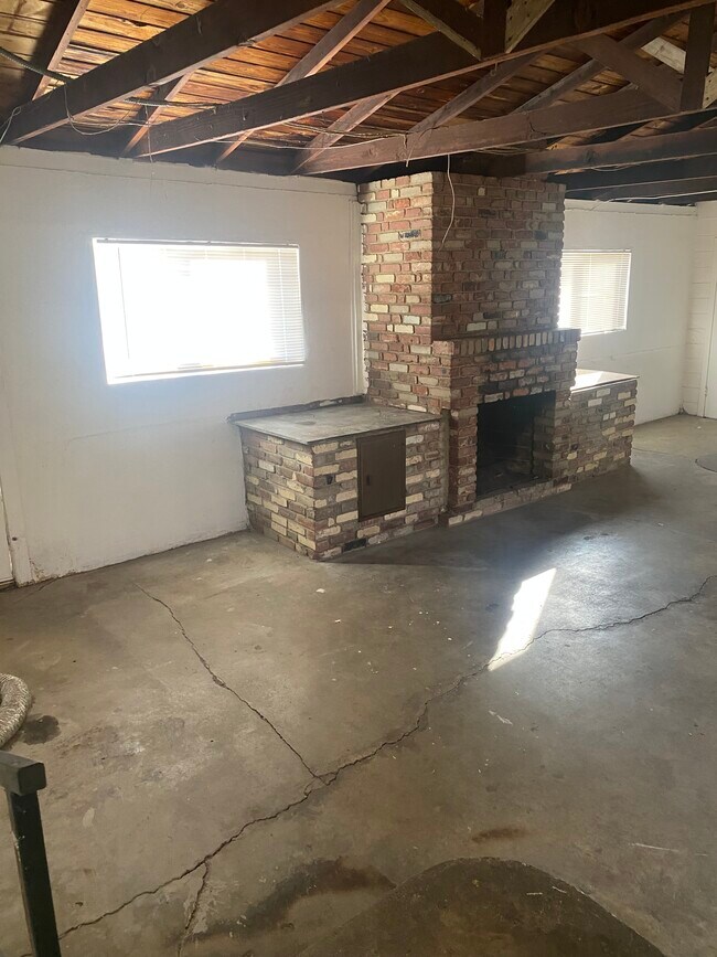 Building Photo - 309 Griffiths St