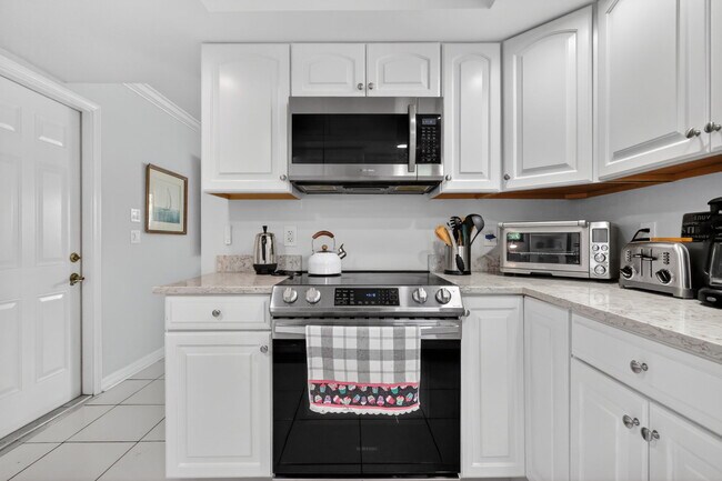 Building Photo - 6372 Sleepy Willow Way