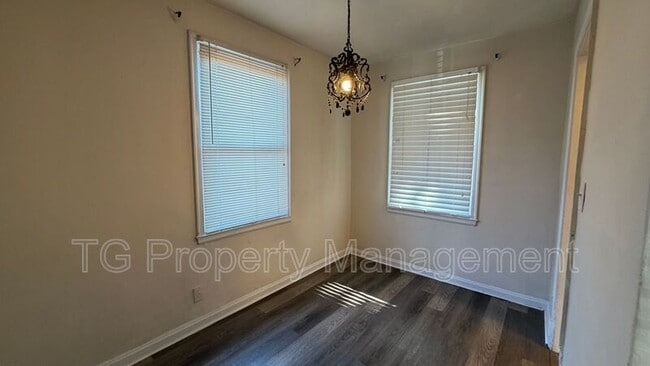 Building Photo - 1162 W 13th St