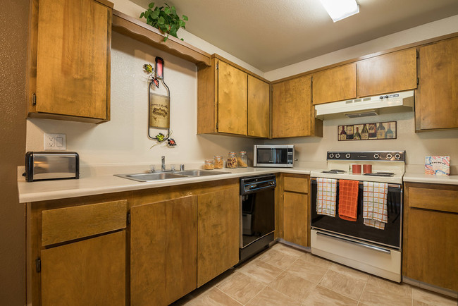 Park Knolls Apartments - 1100 Pedras Rd Turlock CA 95382 | Apartment Finder