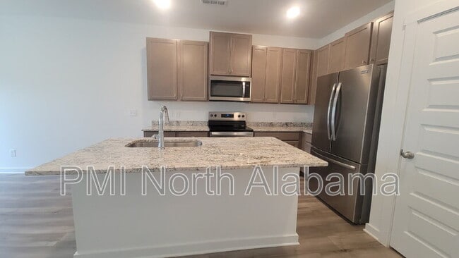 Building Photo - 7589 Discovery Pt Dr NW