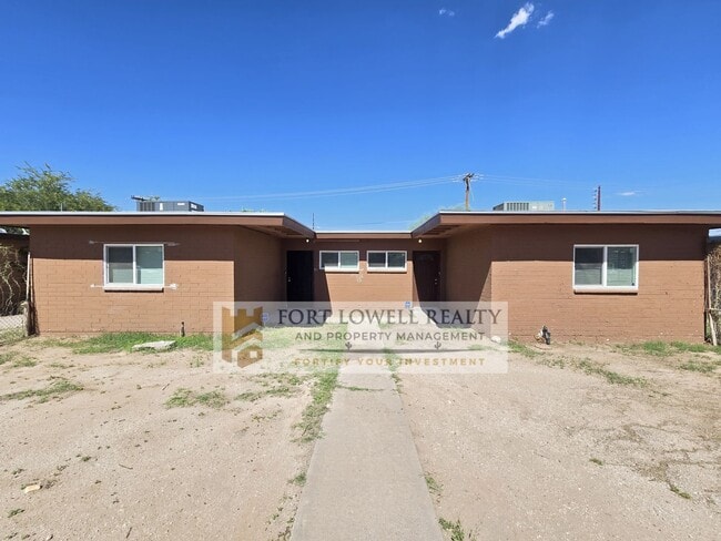 Primary Photo - 3049-3051 E Proctor Vista