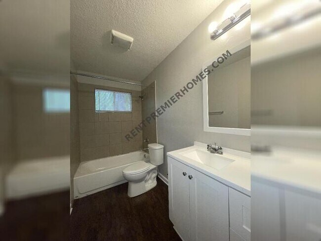Building Photo - 11301 Donnie Dr