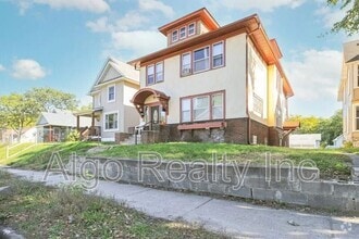 Building Photo - 2646 Dupont Ave N