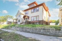 Building Photo - 2646 Dupont Ave N