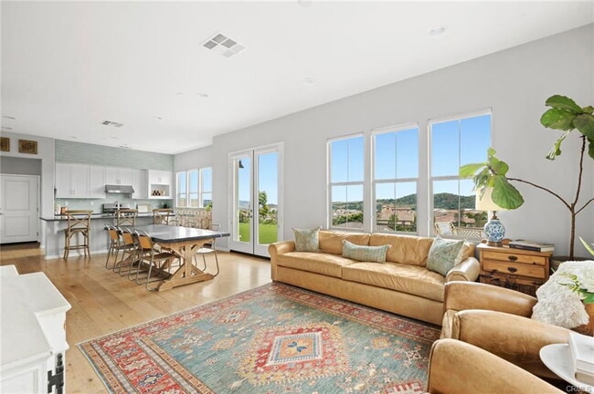 Building Photo - 75 Promesa Ave