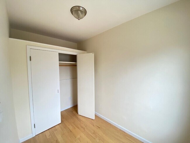 Building Photo - 278 1st St