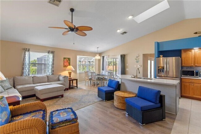 Building Photo - 110 Duban St