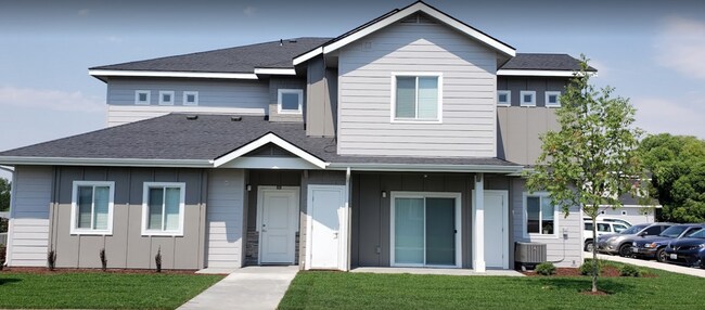 Building Photo - Wilson Creek Townhomes! Move In By 7/31 & ...