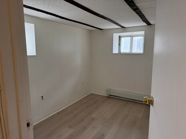 Building Photo - 9 Beaver Ave