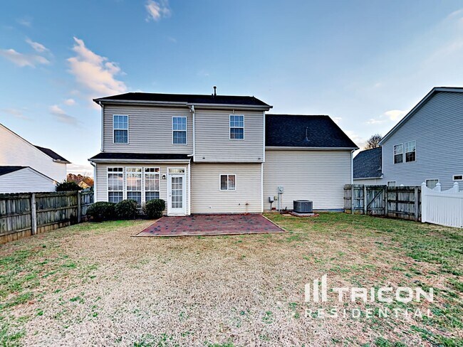 Building Photo - 5725 Shining Oak Ln