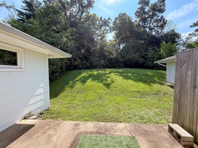 Building Photo - 1720 S Seminole Dr
