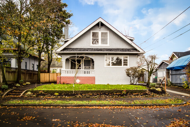 Building Photo - 525 N Simpson St