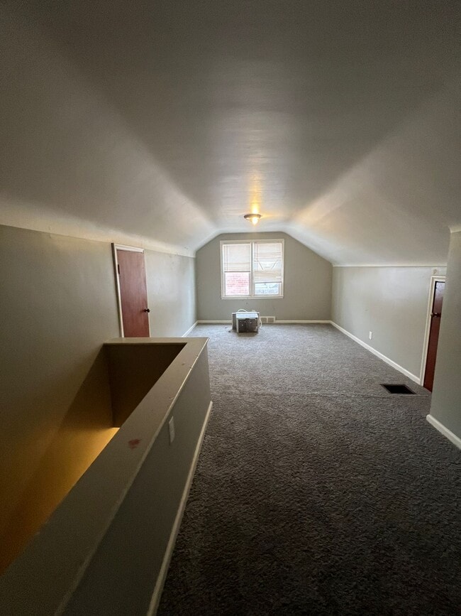 Building Photo - 6016 Farmbrook St