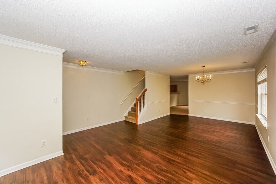 Building Photo - 1317 Crestfield Ct