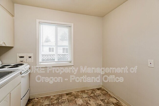 Building Photo - 7016 N Amherst St