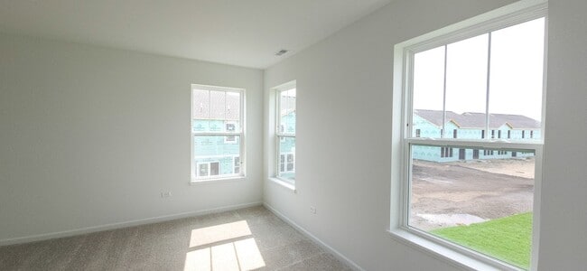 Building Photo - 8301 Kannon Dr
