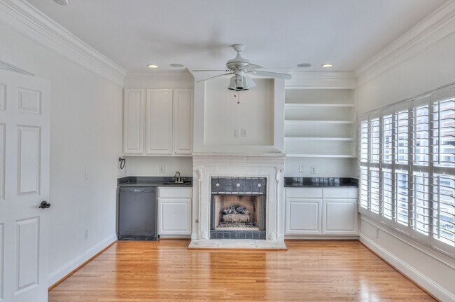 Building Photo - Perfect Brownstone in Sylvan Park near Wes...