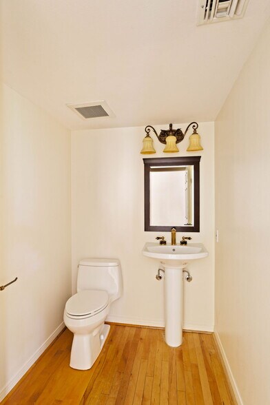 Building Photo - 5237 San Feliciano Dr
