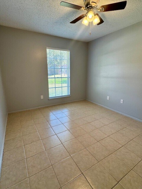 Building Photo - 3310 Needville Ave