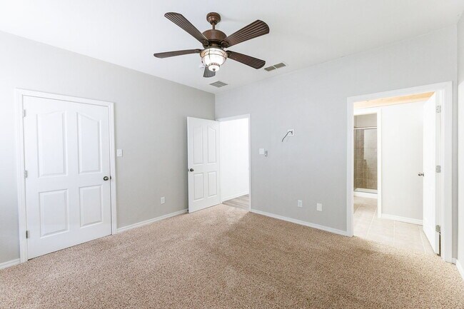 Building Photo - Spacious 3-Bedroom in Gated Community