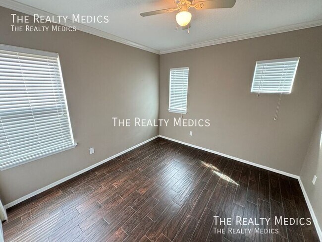 Building Photo - 15764 Ave Of The Arbors