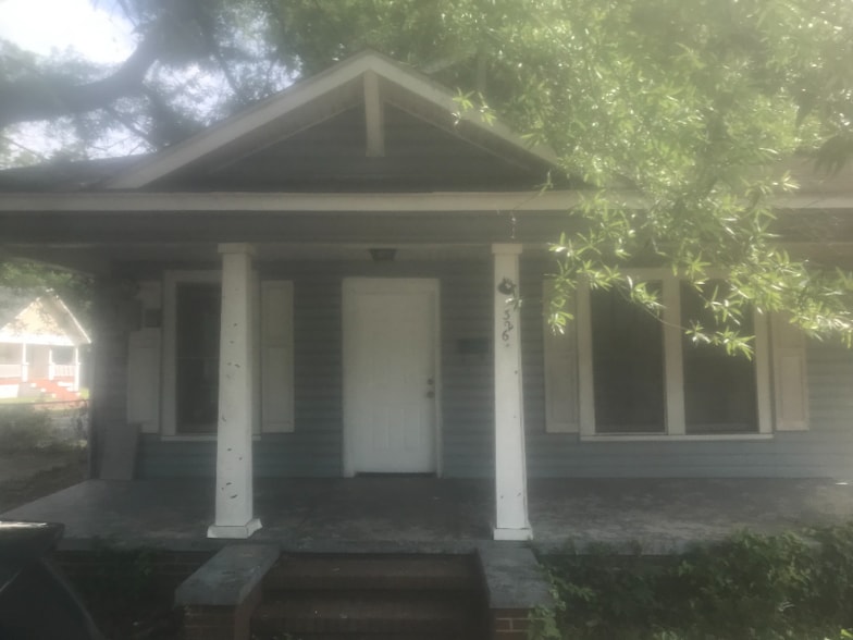 Primary Photo - 326 E Chestnut St