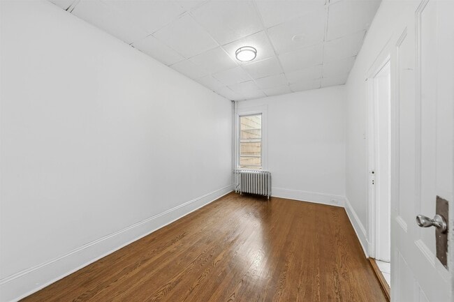 Building Photo - 1307 10th St
