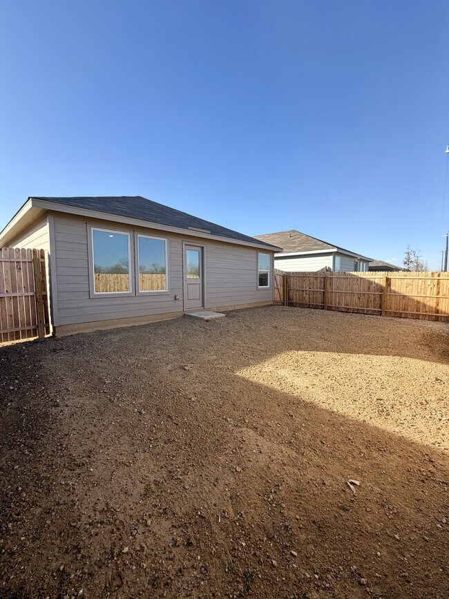 Building Photo - 14536 Azzurro Stone