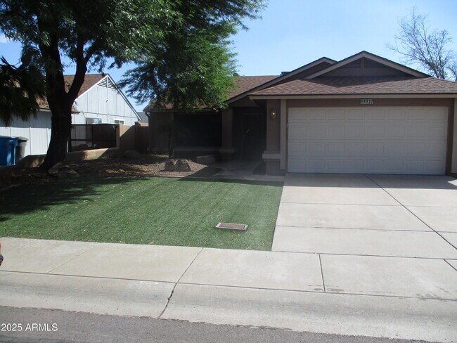 Primary Photo - 3317 W Quail Ave