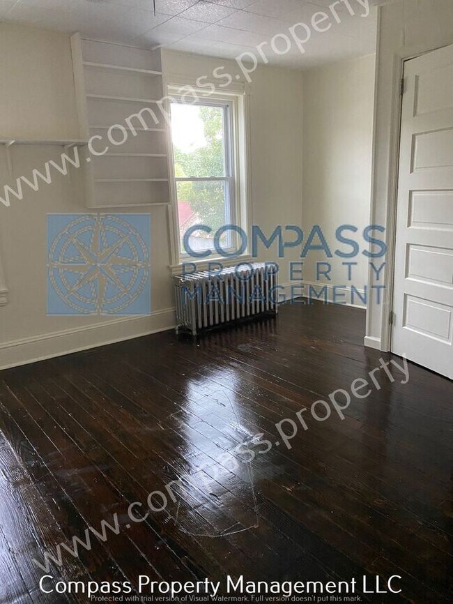 Building Photo - $1,695 - 3 Bed, 2 Bath - West End - Coates...