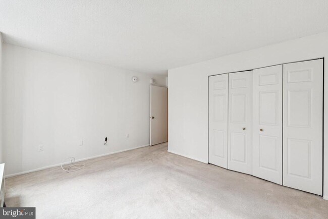 Building Photo - 1420 Locust St