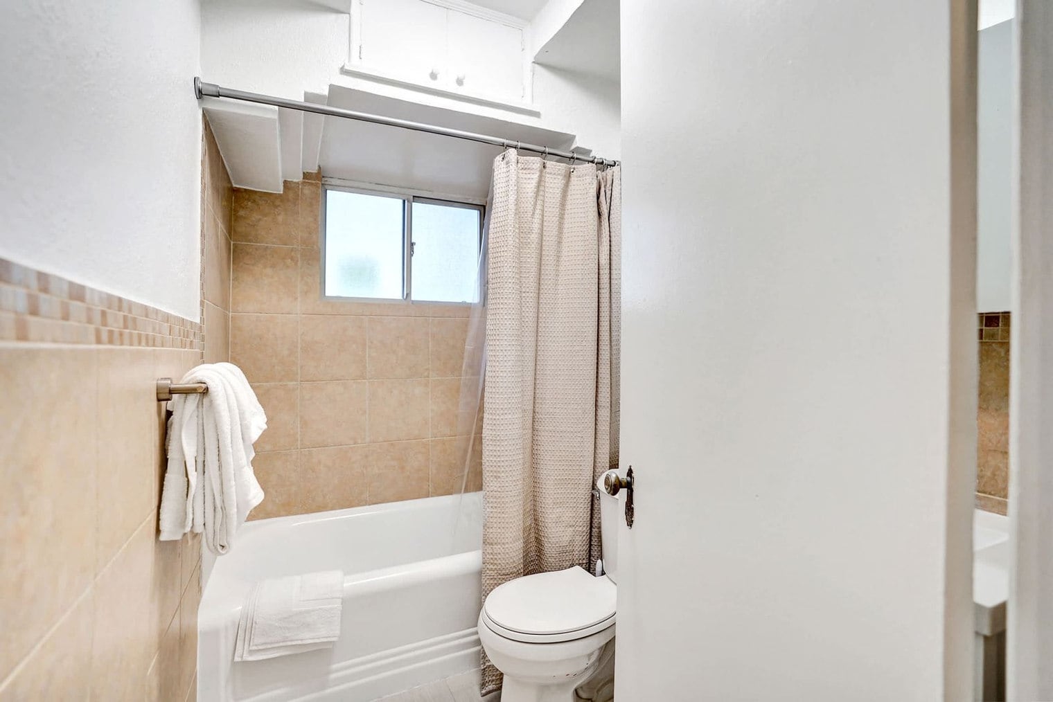 Building Photo - 101 Lucerne Ave