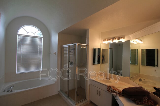Building Photo - 132 Sunward Run