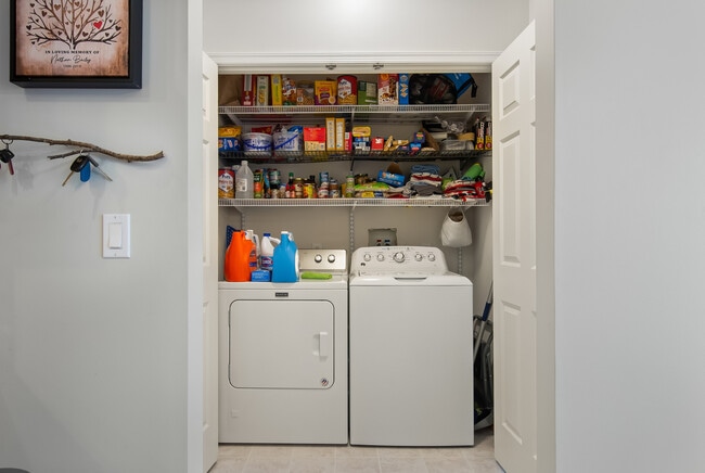 Building Photo - 49 Humphreys Dr