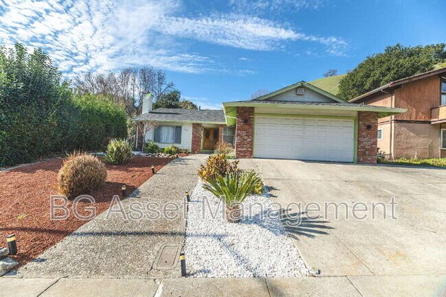 Building Photo - 2901 Doidge Ave