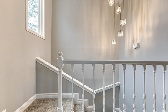 Building Photo - 1727 Cloister Dr