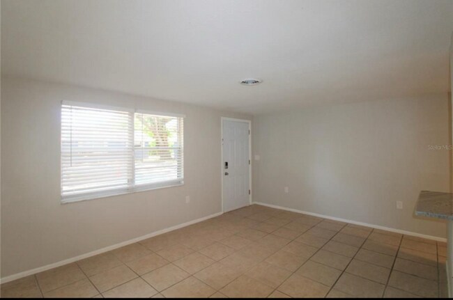 Building Photo - 605 Osceola Rd