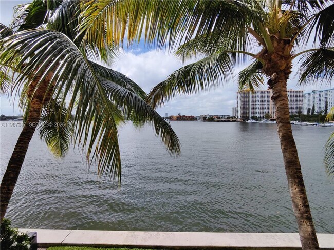 Building Photo - 17100 N Bay Rd