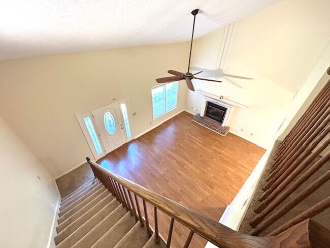 Building Photo - Beautiful Home for Rent in the Heart of Madison