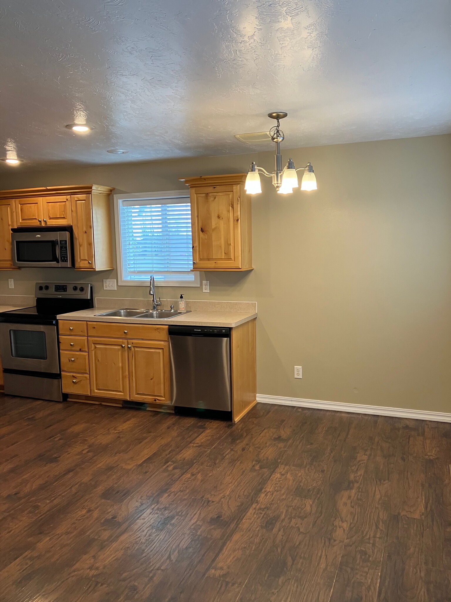 kitchen - 4118 E 82 N