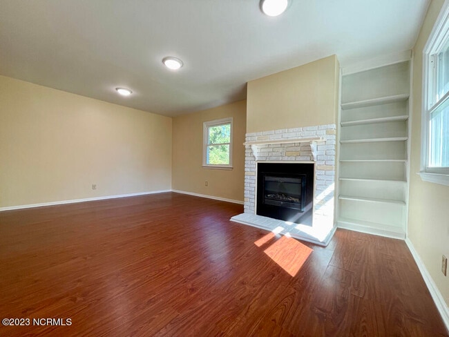 Building Photo - 3804 Brandywine Dr