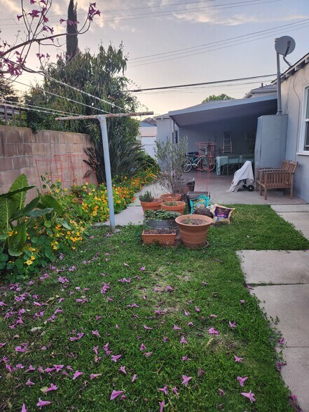 Building Photo - 12019 Ocean Park Blvd