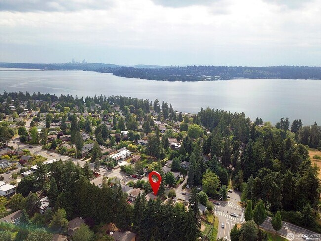 Building Photo - 4bd/2.5ba Kirkland House