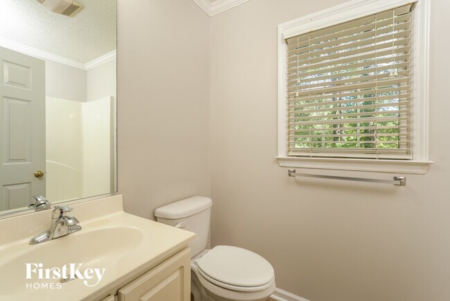 Building Photo - 790 Somerset Dr