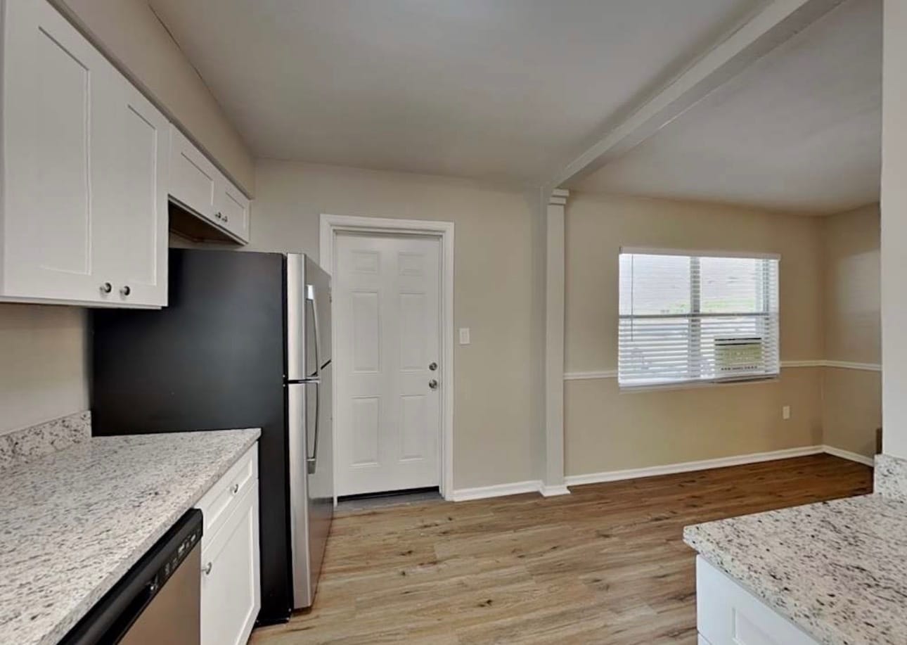 Building Photo - 1704 Newton St